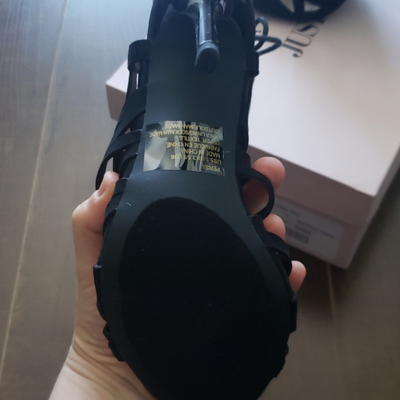 Women's strappy shoes - Picture 2 of 4